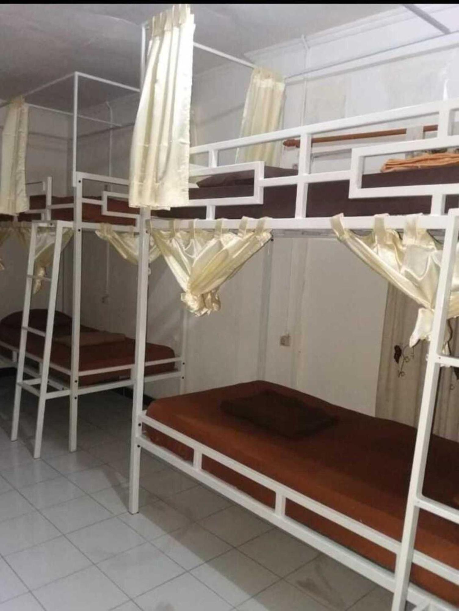 Laura'S Backpacker 523 Hostel Yogyakarta Ngoại thất bức ảnh